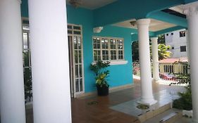 Hostal Familiar Villa Nome